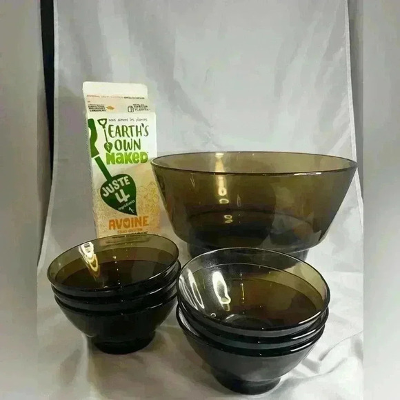 Vereco, France, Lg Salad bowl with /6 smaller bowls - Picture 2 of 3